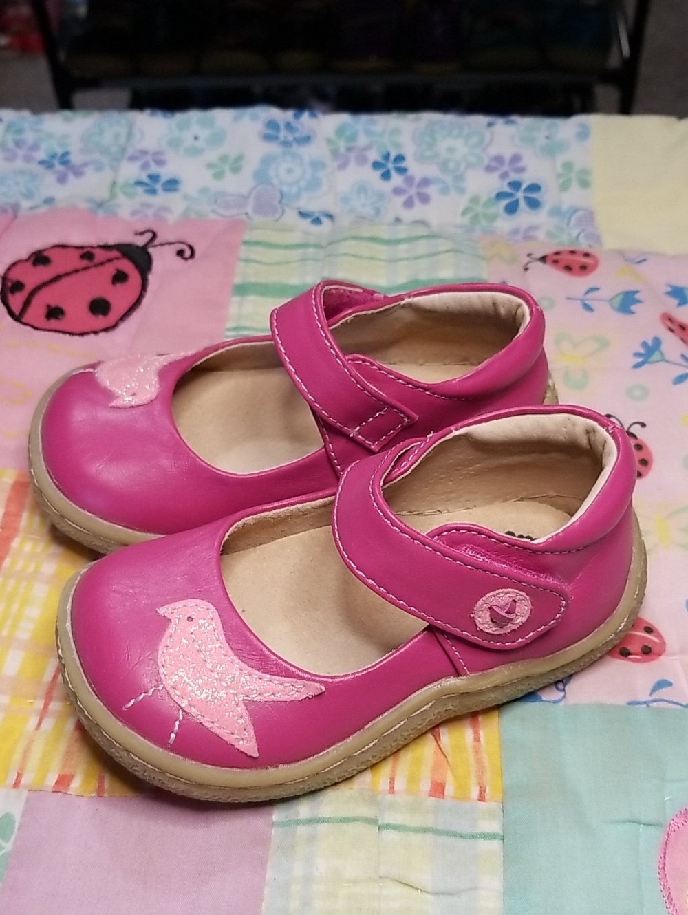 Livie & Luca Pink Leather Mary Jane Shoes with Pink Glitter Bird Size 6 Pio Pio - Picture 3 of 9
